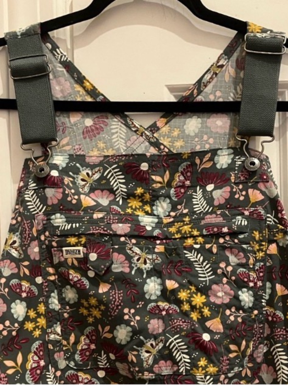 NWT Duluth Retired Fir Moth Floral Heirloom Gardening Overalls (29” inseam)